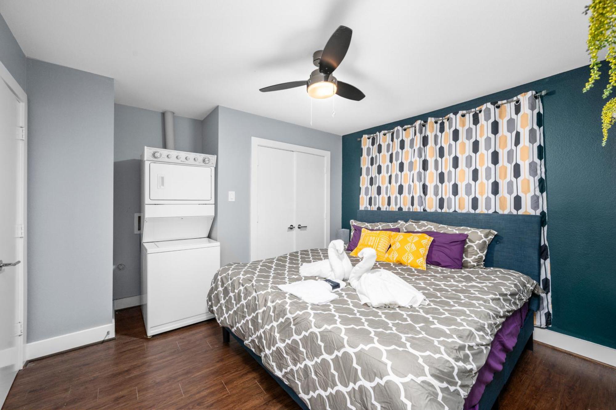 Retreat Near Museums And Stadiums Houston